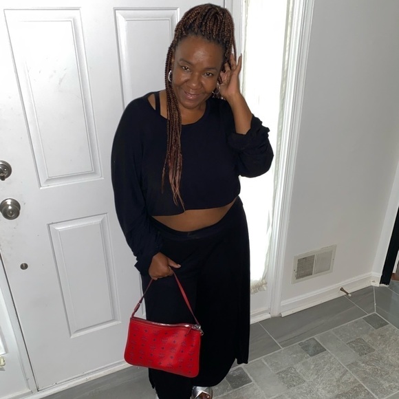 Two Piece Crop Set - Picture 1 of 9